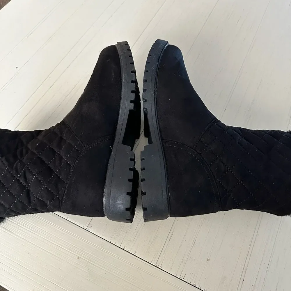 Black quilted faux suede winter slip on boots snap closure fur lined Size 7